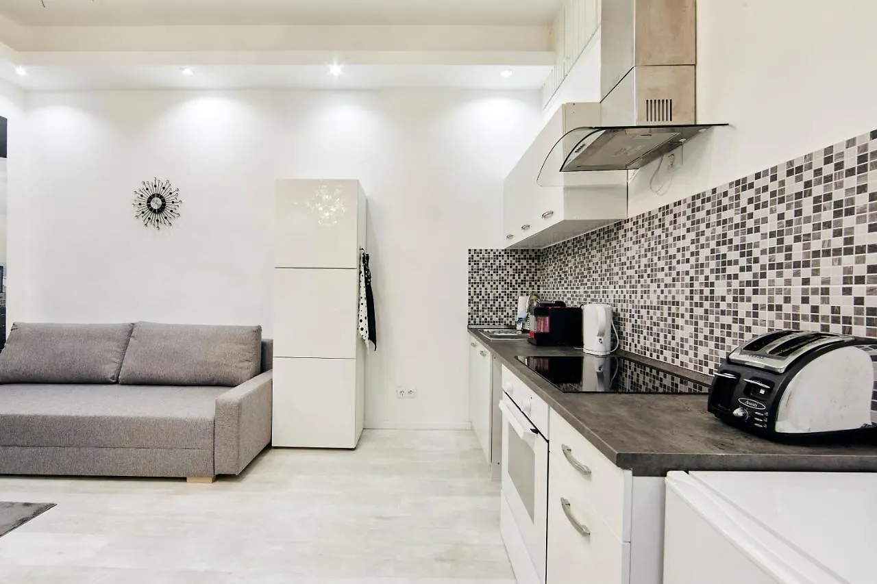 Garibaldi Apartment