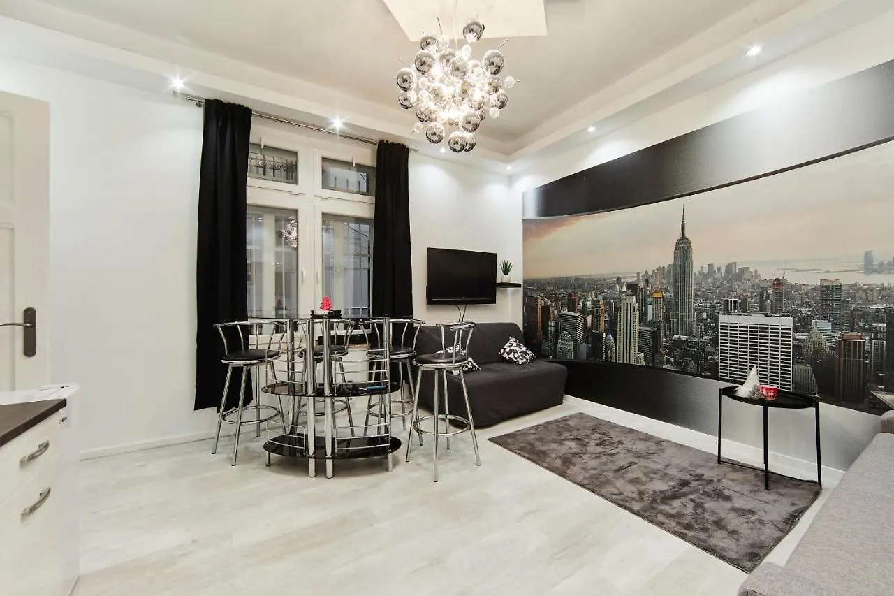 Garibaldi Apartment