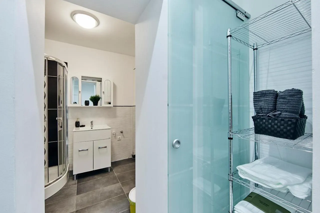 Garibaldi Apartment