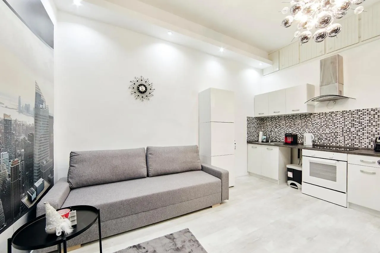 Garibaldi Apartment 0*, Budapest
