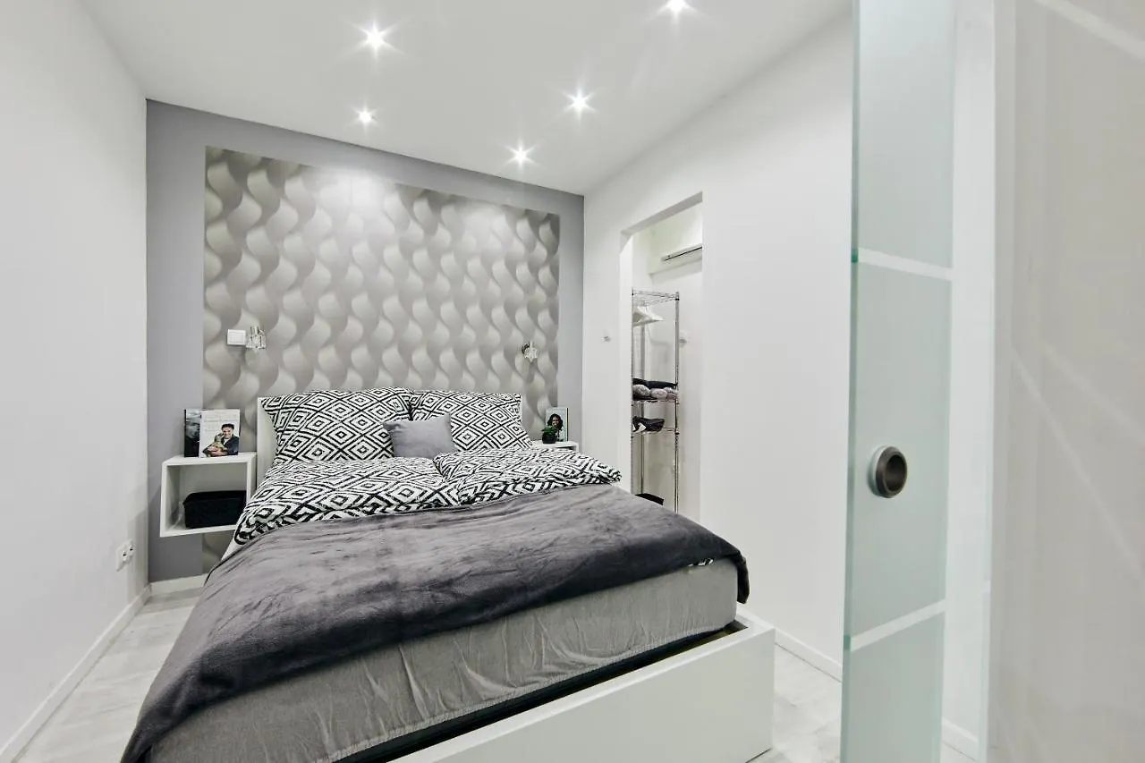 Garibaldi Apartment