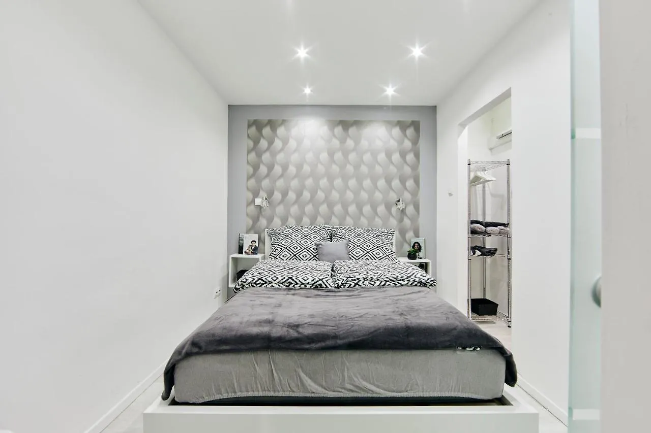 Garibaldi Apartment